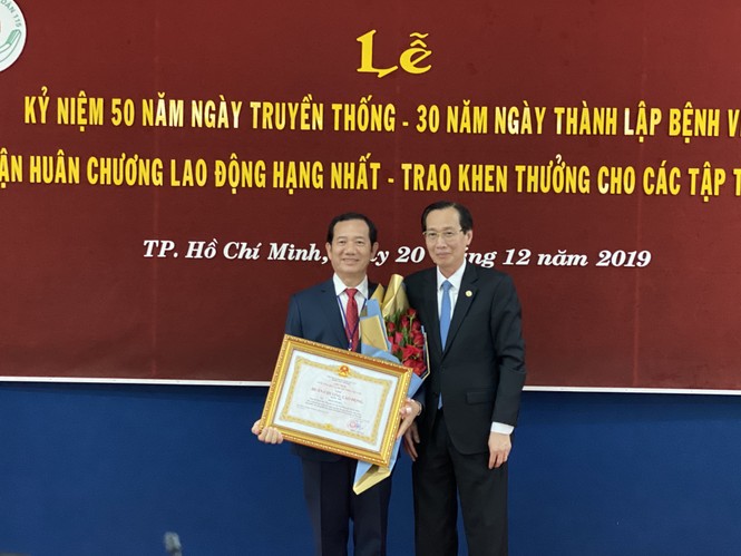 Bệnh viện Nhân dân 115 vinh dự đón nhận Huân chương Lao động hạng Nhất - ảnh 2