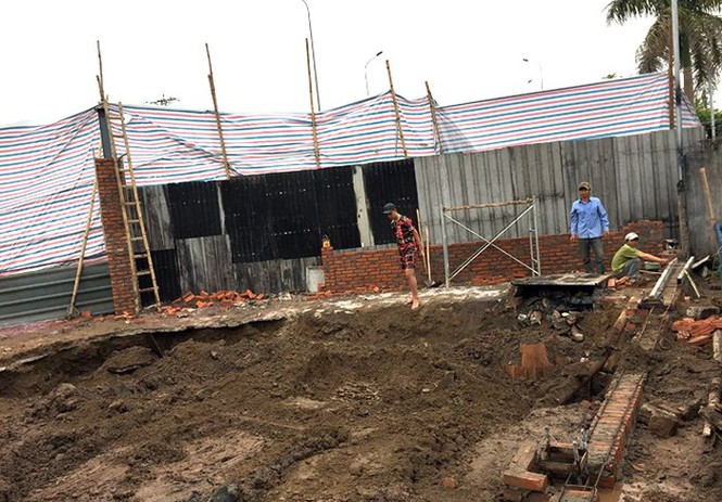 Chủ tịch Hà Nội yêu cầu xử lý nghiêm xưởng cồn trái phép - ảnh 1
