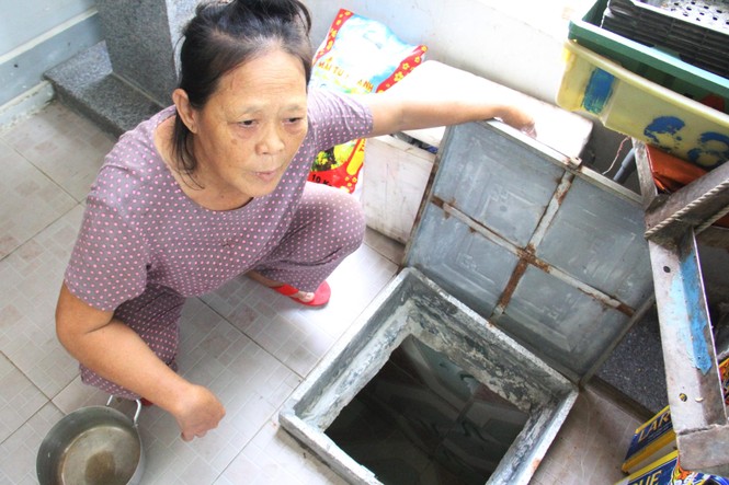 Đà Nẵng: Dân chầu chực bồn tiếp dài cổ chờ nước sinh hoạt - ảnh 4