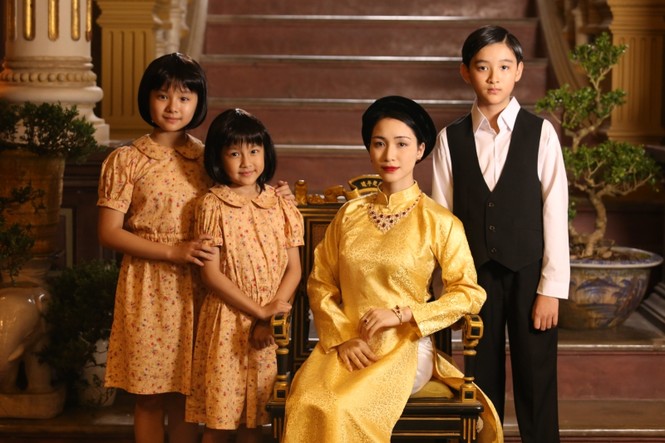 Sao Việt 24h: Vũ Cát Tường, Hoa hậu Tiểu Vy khiến khán giả bất ngờ với tạo hình mới - ảnh 5
