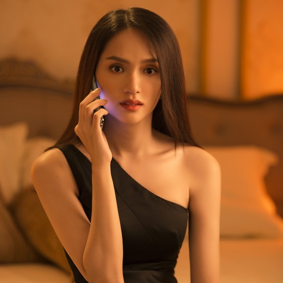 Hương Giang livestream để “mukbbang”, fan “lầy lội” chỉ hỏi về 7 hằng đẳng thức đáng nhớ - ảnh 5