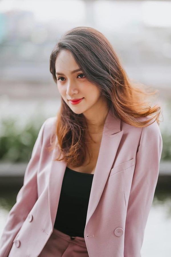 Hương Giang livestream để “mukbbang”, fan “lầy lội” chỉ hỏi về 7 hằng đẳng thức đáng nhớ - ảnh 6