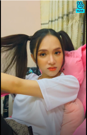 Hương Giang livestream để “mukbbang”, fan “lầy lội” chỉ hỏi về 7 hằng đẳng thức đáng nhớ - ảnh 3