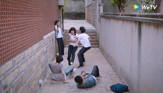 ''Danh Nghĩa Người Nhà'': Đàm Tùng Vận luôn được các anh cưng chiều dù rất hay ''đanh đá'' - ảnh 3