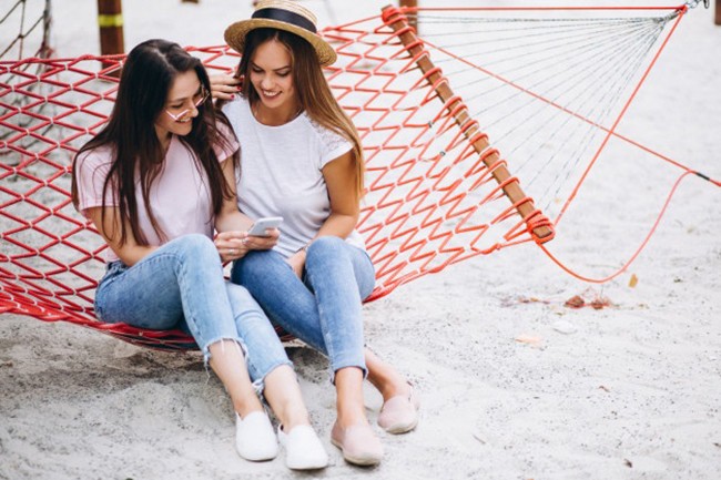 Bí kíp làm đẹp: Bí mật của những cô gái trông rất hút mắt dù ăn mặc rất đơn giản - ảnh 2