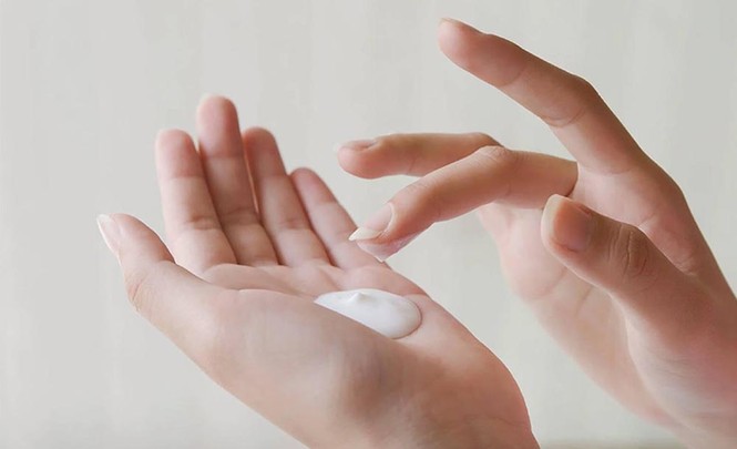 Chăm sóc da tay: Làm thế nào để tay luôn xinh - ảnh 2