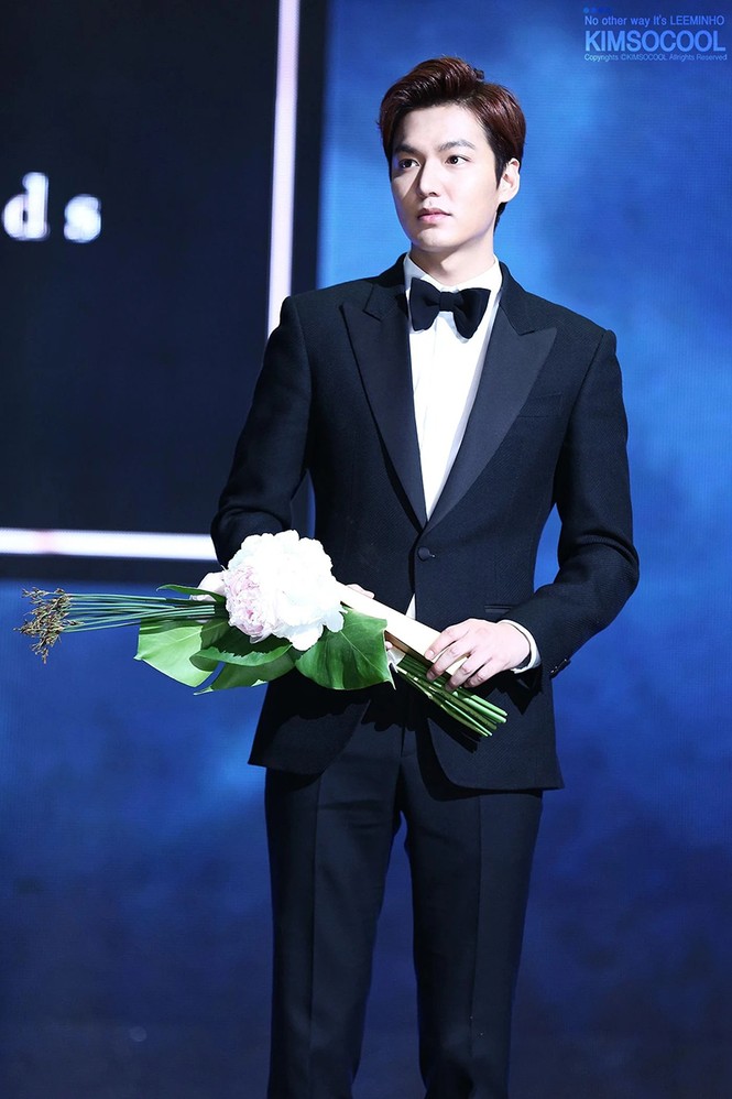 Ngắm Lee Min Ho trong các bộ suit để thấy nhan sắc cực phẩm của anh xứng hàng