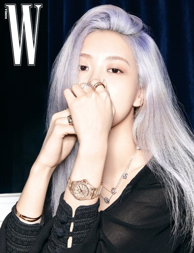 Rosé (BLACKPINK) lại có bộ ảnh siêu đẹp trên W tháng 8 với mái tóc tím khói thần thánh - ảnh 7