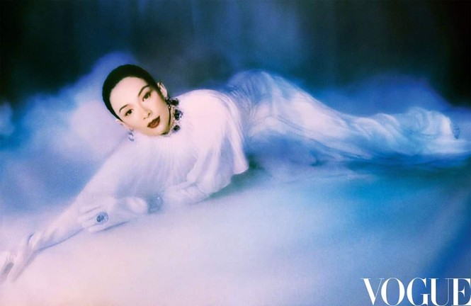 Đeo bộ trang sức giá gần 2 ngàn tỉ lên bìa VOGUE, Chương Tử Di vẫn bị netizen Trung chê bai - ảnh 8