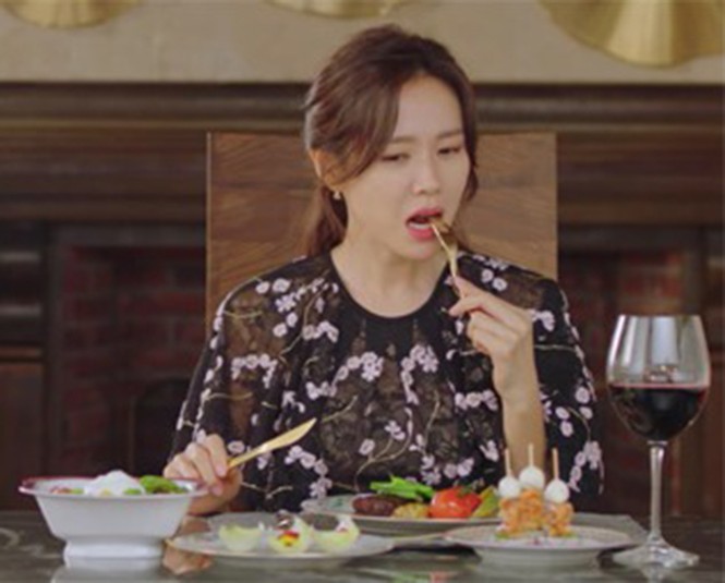 Đụng hàng Jennie, Lisa, Irene, YoonA, chị đẹp Son Ye Jin được khen hay bị chê nhiều hơn? - ảnh 11