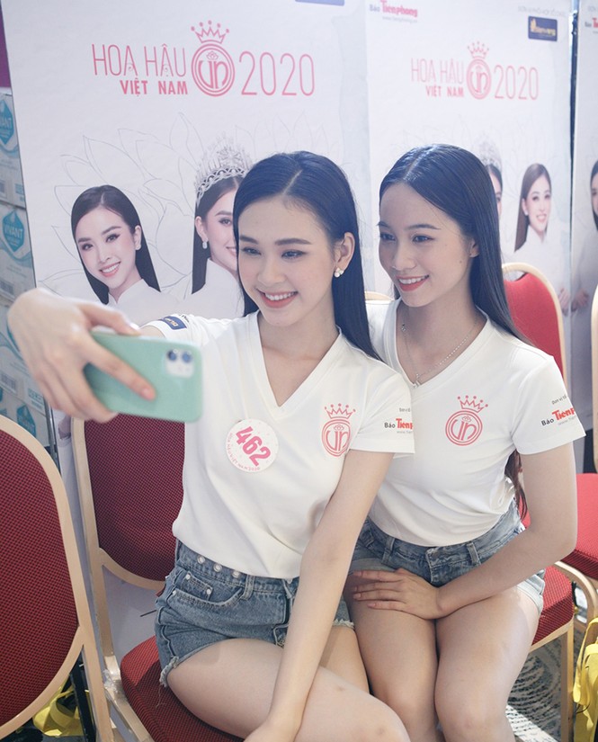 Top 60 Hoa Hậu Việt Nam 2020: Tập luyện hết mình,