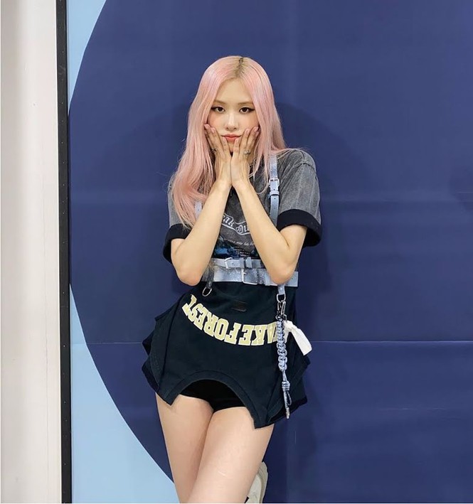 Người sở hữu mái tóc hồng đẹp nhất K-Pop không phải Rosé (BLACKPINK) mà là nam idol này - ảnh 1