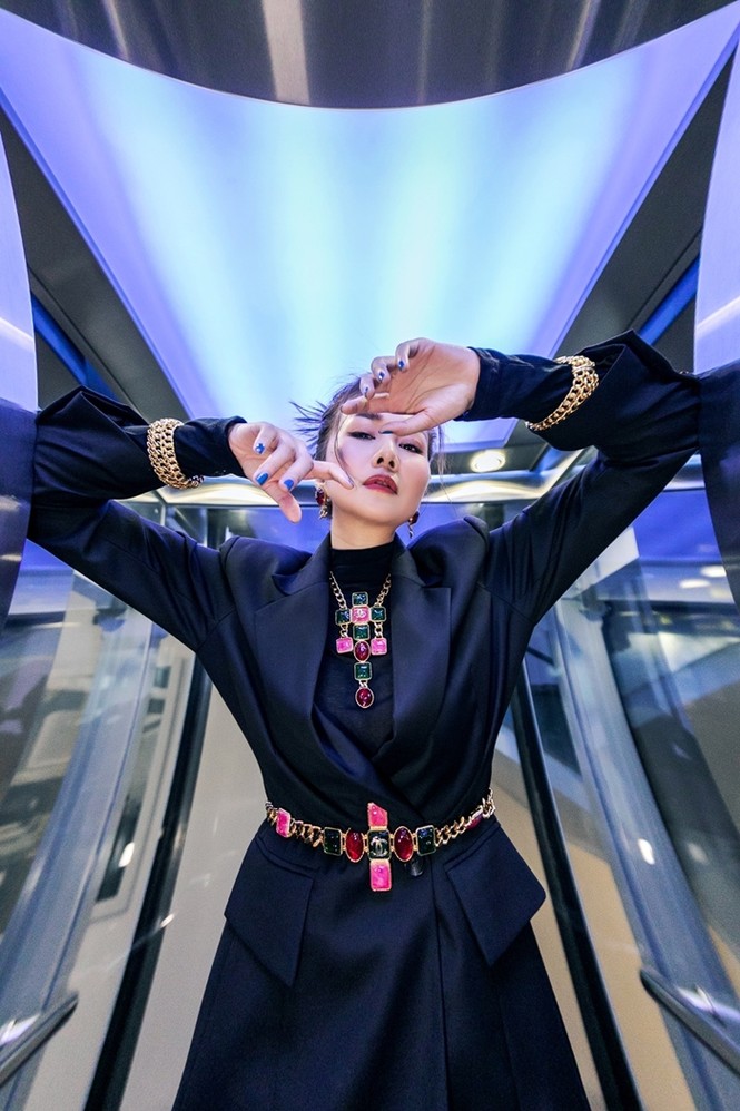Thanh Hằng đúng chuẩn đẳng cấp “chị Đại”, cứ chụp ảnh street style là khó ai “đọ” được - ảnh 9