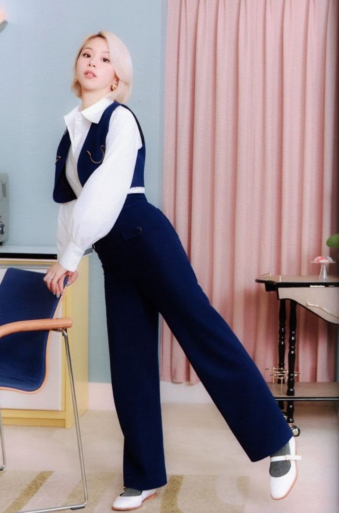 Vì sao netizen Hàn “năn nỉ” stylist cho TWICE mặc trang phục ở album mới phiên bản Retro? - ảnh 25