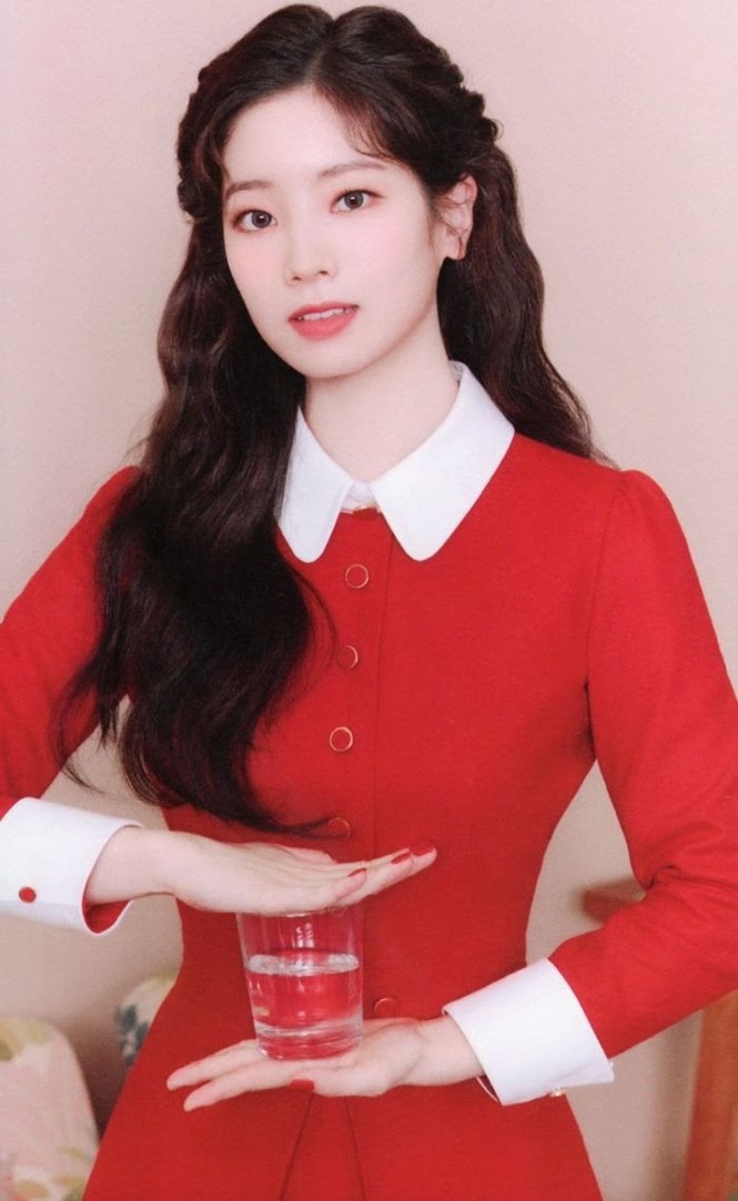 Vì sao netizen Hàn “năn nỉ” stylist cho TWICE mặc trang phục ở album mới phiên bản Retro? - ảnh 23