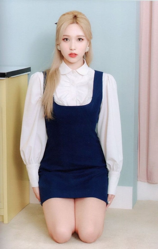 Vì sao netizen Hàn “năn nỉ” stylist cho TWICE mặc trang phục ở album mới phiên bản Retro? - ảnh 19