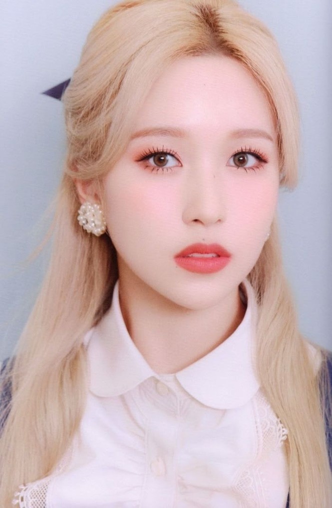 Vì sao netizen Hàn “năn nỉ” stylist cho TWICE mặc trang phục ở album mới phiên bản Retro? - ảnh 18