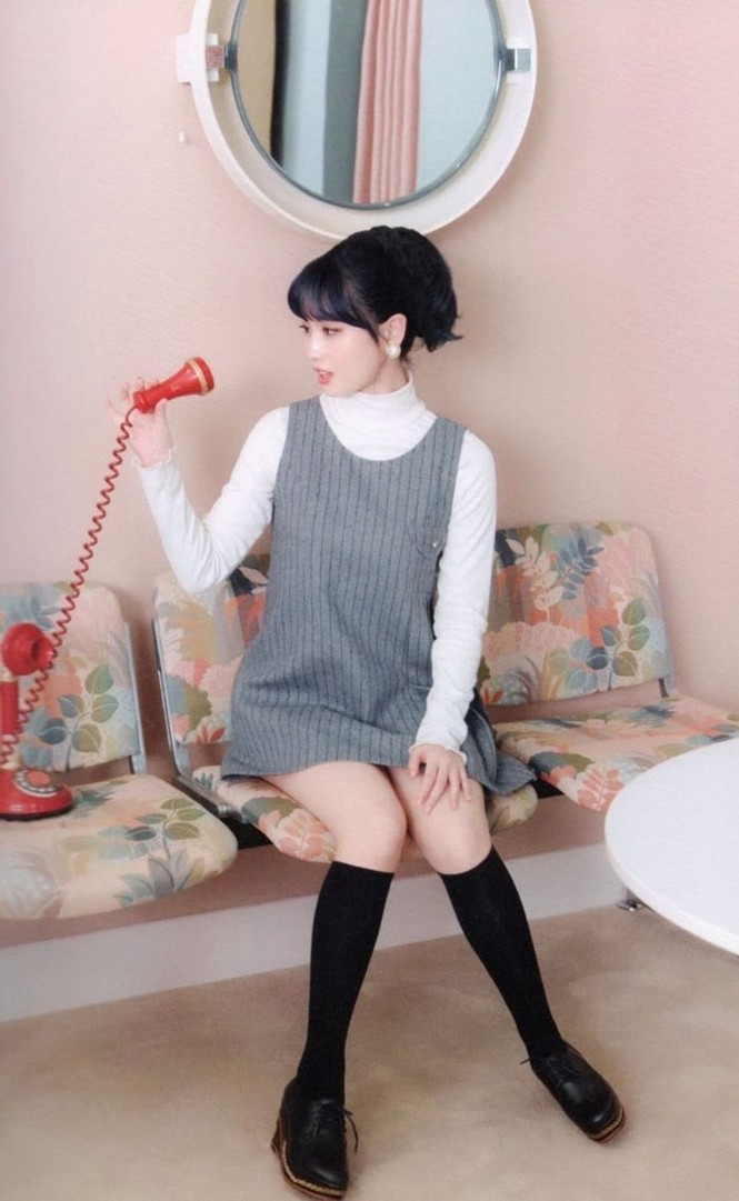 Vì sao netizen Hàn “năn nỉ” stylist cho TWICE mặc trang phục ở album mới phiên bản Retro? - ảnh 11