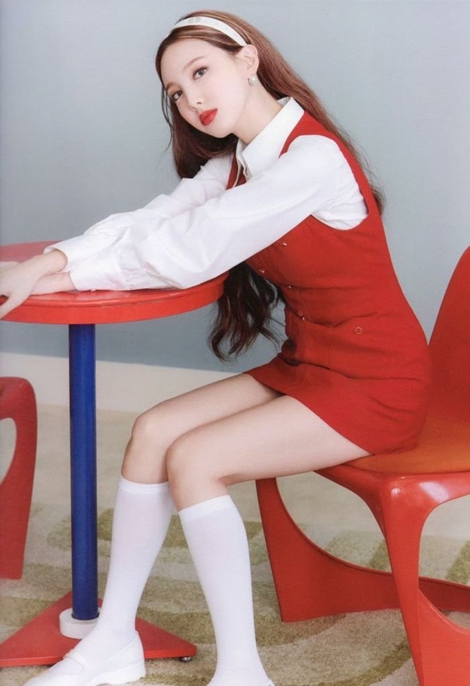 Vì sao netizen Hàn “năn nỉ” stylist cho TWICE mặc trang phục ở album mới phiên bản Retro? - ảnh 5