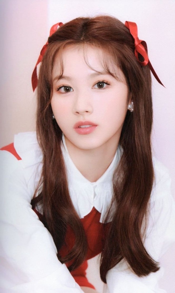 Vì sao netizen Hàn “năn nỉ” stylist cho TWICE mặc trang phục ở album mới phiên bản Retro? - ảnh 13