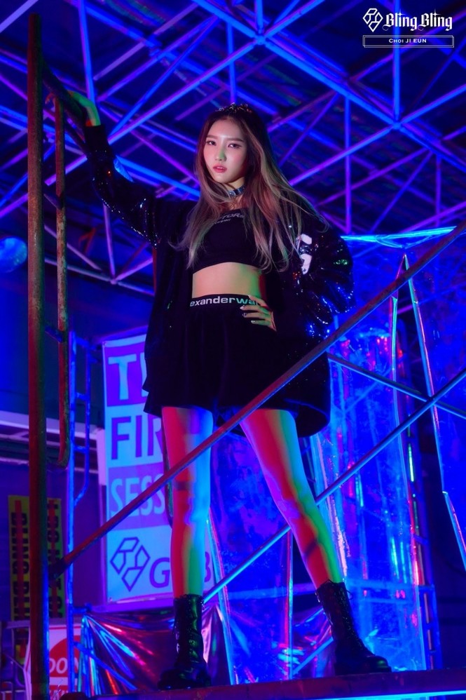 “Cuộc chiến” visual của 3 girl group ra mắt vào tháng 11, netizen Hàn hồi hộp chờ thực tế - ảnh 16