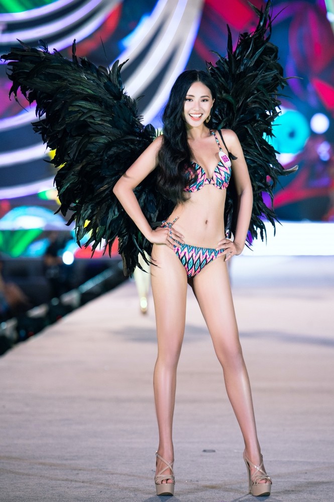 Top 35 Hoa Hậu Việt Nam biến sân khấu thành lễ hội carnival trong phần thi Người đẹp Biển - ảnh 5