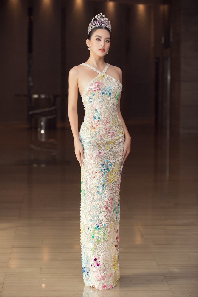 Họp báo Chung kết Hoa Hậu Việt Nam: Tiểu Vy, Mỹ Linh, Lương Thuỳ Linh đọ visual đỉnh cao - ảnh 2