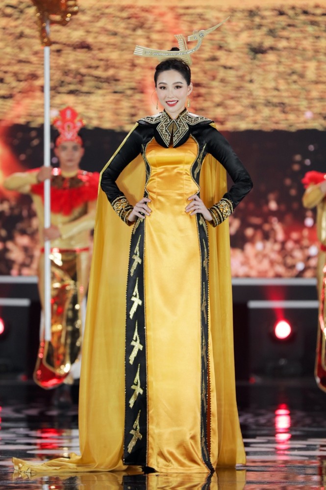 Nhan sắc 5 cựu Hoa hậu xinh đẹp tài năng của Hoa Hậu Việt Nam trong màn trình diễn áo dài - ảnh 2