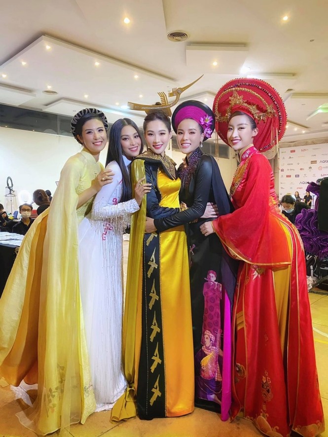 Nhan sắc 5 cựu Hoa hậu xinh đẹp tài năng của Hoa Hậu Việt Nam trong màn trình diễn áo dài - ảnh 9
