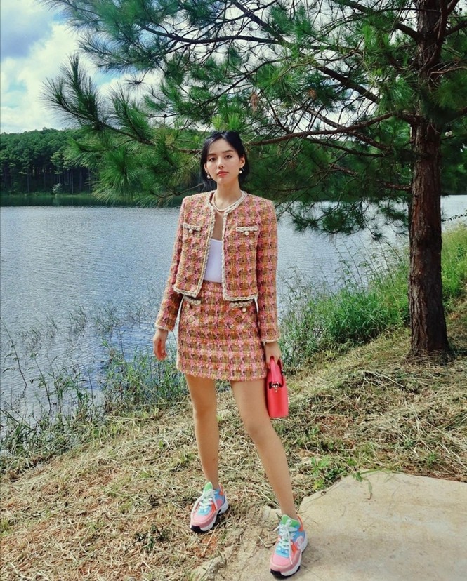 Mỹ nhân Việt đọ sắc với trang phục dạ: Lan Ngọc, Ngọc Trinh, DJ Mie, ai mix đồ cao tay hơn - ảnh 4