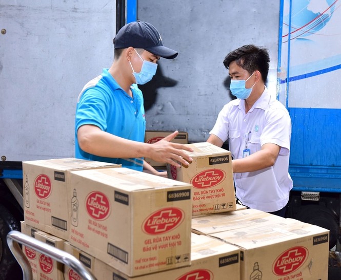 Lifebuoy tài trợ gói sản phẩm 11 tỷ đồng cho 500 bệnh viện, góp quỹ xây “nhà chống lũ” - ảnh 4