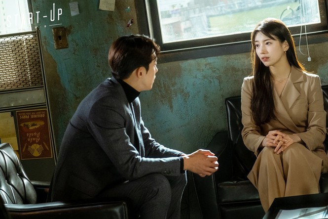 Hai thế hệ “tình đầu quốc dân” Son Ye Jin & Suzy đụng hàng, không phân biệt được tuổi tác - ảnh 4
