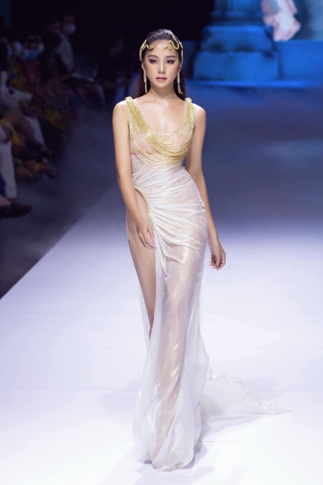 Ngắm dàn thí sinh Hoa Hậu Việt Nam 2020 “lột xác” ngoạn mục trên sàn catwalk - ảnh 2