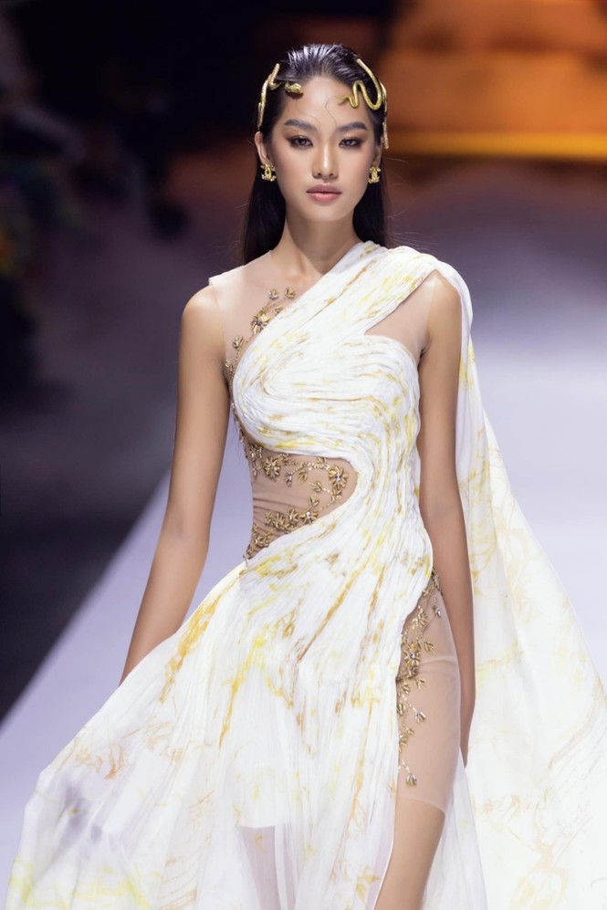 Ngắm dàn thí sinh Hoa Hậu Việt Nam 2020 “lột xác” ngoạn mục trên sàn catwalk - ảnh 5