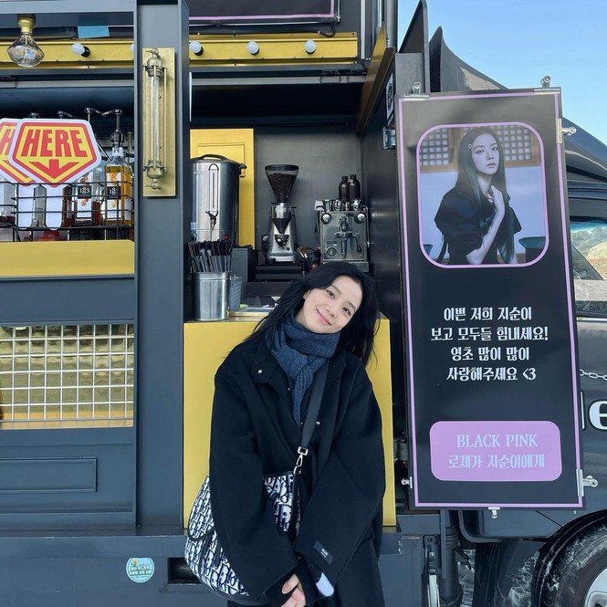 Rosé gửi xe cà phê cho Jisoo đến phim trường Snowdrop với lời yêu thương đáng yêu cực kỳ - ảnh 5