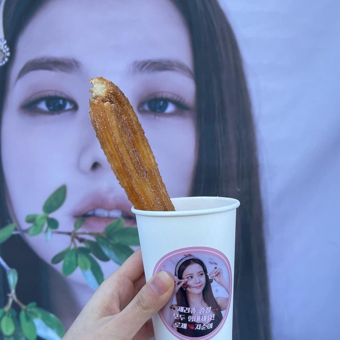 Rosé gửi xe cà phê cho Jisoo đến phim trường Snowdrop với lời yêu thương đáng yêu cực kỳ - ảnh 6