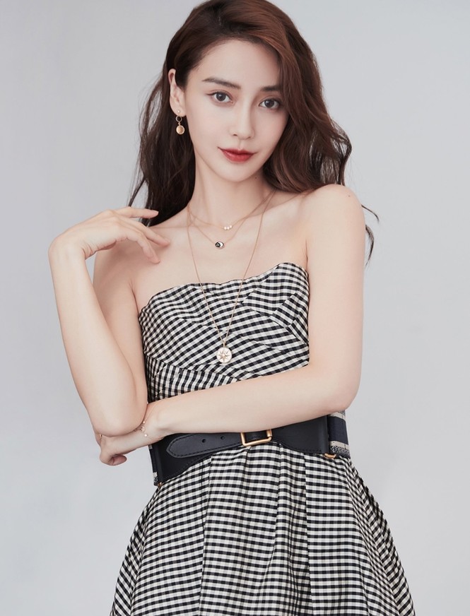 Đụng hàng với 2 đại sứ Dior, Song Hye Kyo được khen thần thái lấn át Jisoo và Angela Baby - ảnh 5