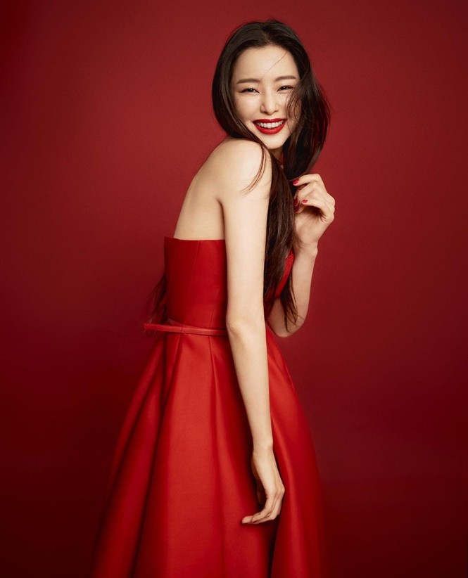 Jisoo BLACKPINK có lấn át được Hoa hậu Honey Lee trong loạt ảnh quảng cáo mỹ phẩm Dior - ảnh 8
