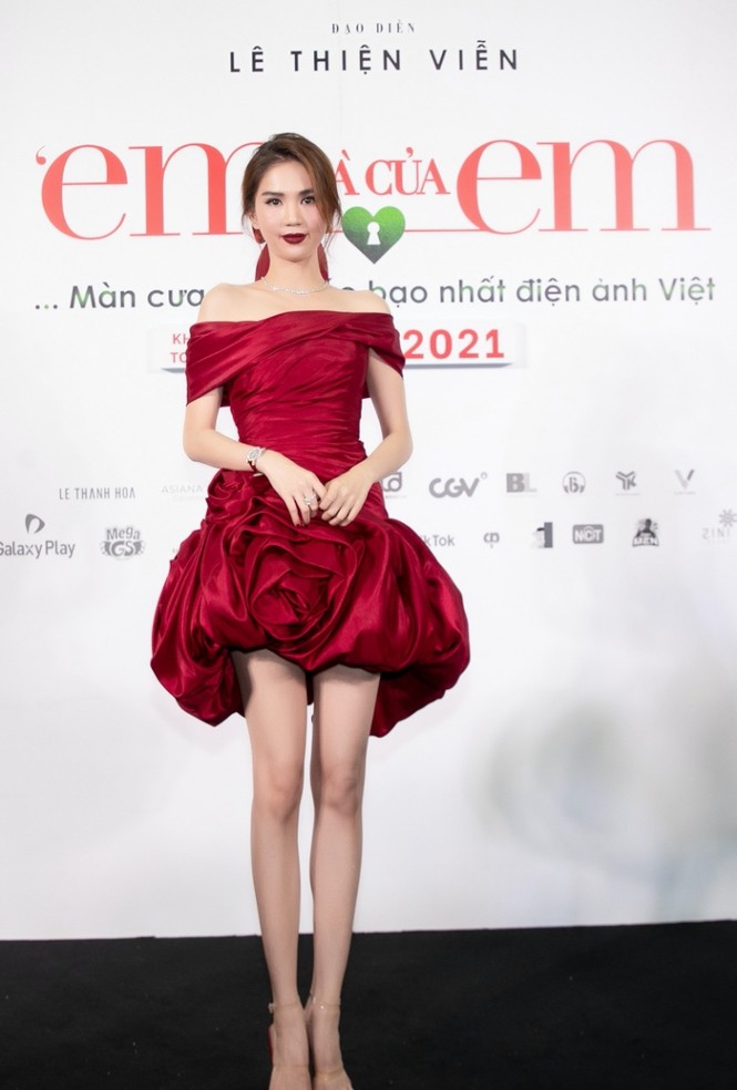 Ngọc Trinh cosplay thành đoá hồng đỏ thắm nhưng lại gây hiệu ứng ngược vì điều cơ bản này - ảnh 2