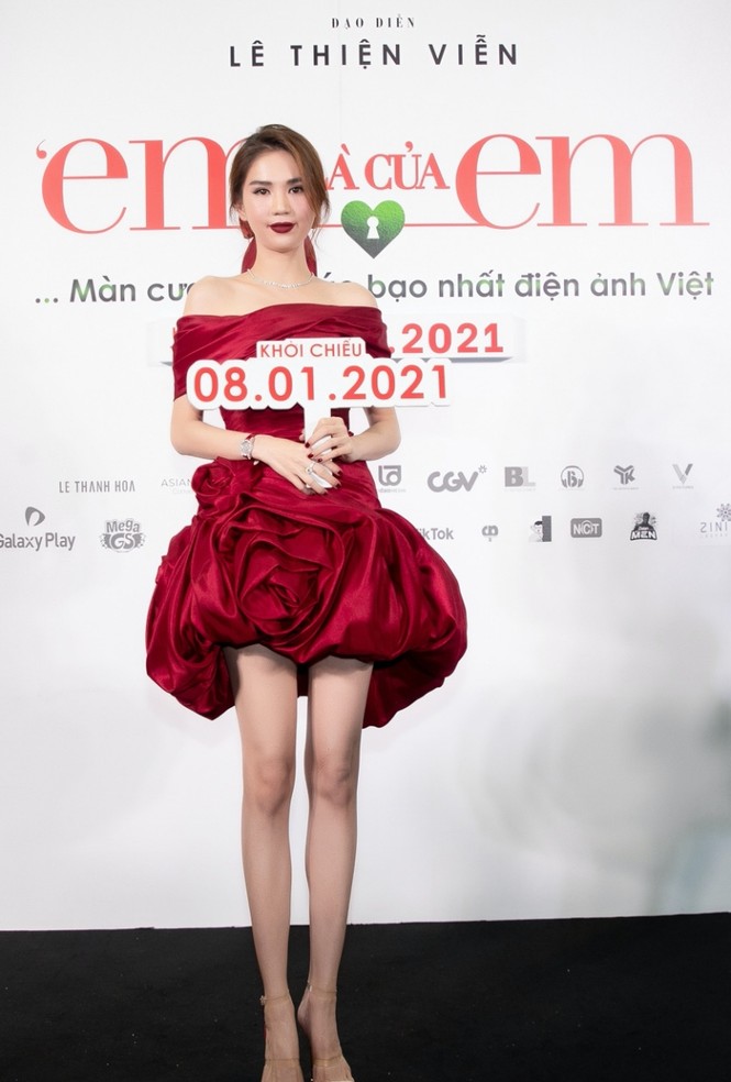 Ngọc Trinh cosplay thành đoá hồng đỏ thắm nhưng lại gây hiệu ứng ngược vì điều cơ bản này - ảnh 4