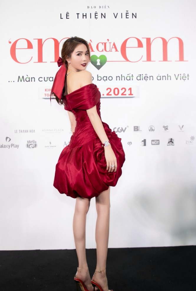 Ngọc Trinh cosplay thành đoá hồng đỏ thắm nhưng lại gây hiệu ứng ngược vì điều cơ bản này - ảnh 3