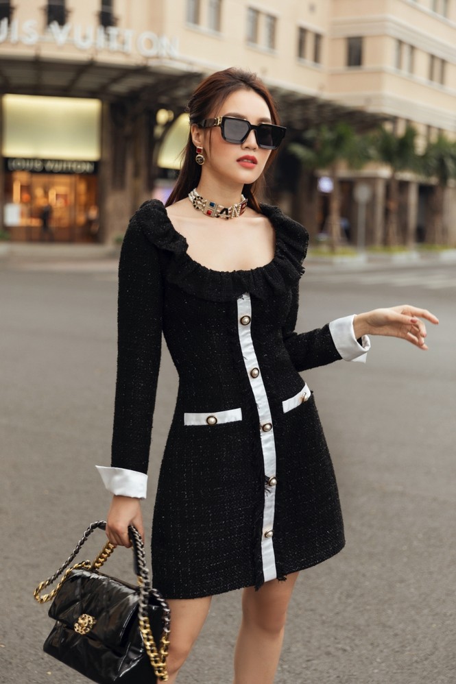 Ninh Dương Lan Ngọc xinh đẹp dạo phố trong những thiết kế rất hợp thời tiết Sài Gòn - ảnh 3