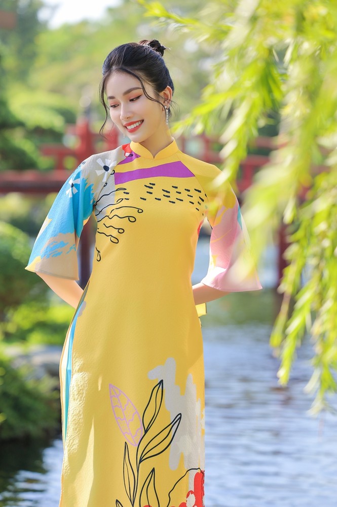 Á hậu Phương Anh, Ngọc Thảo khoe sắc vóc rạng rỡ trong BST áo dài đón Tết Tân Sửu 2021 - ảnh 5