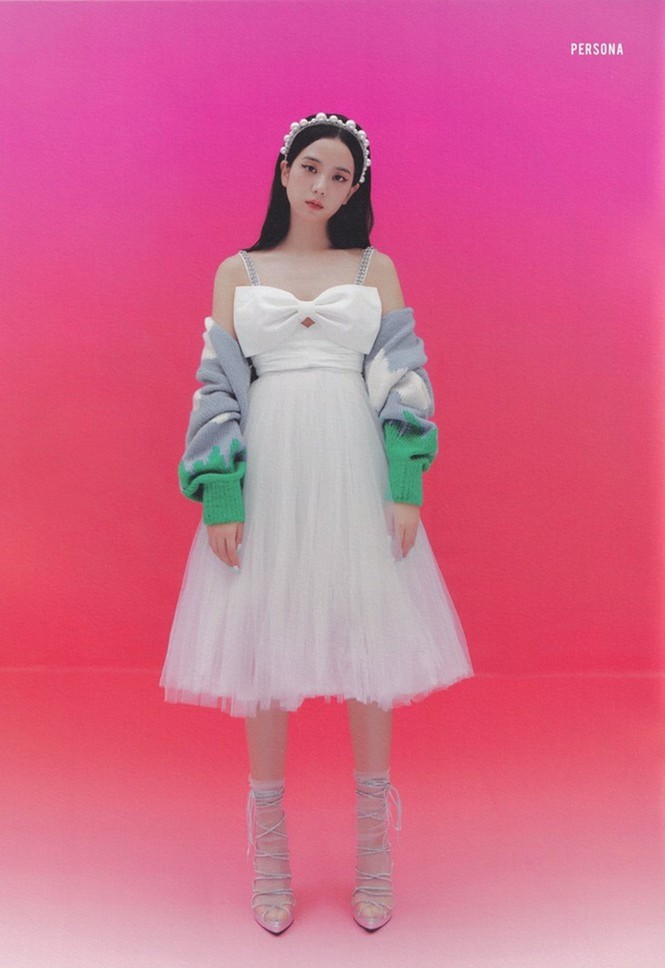 Đỉnh như Yuqi (G)I-DLE, mặc chiếc váy giống Jisoo BLACKPINK mà nhìn mãi mới nhận ra - ảnh 2