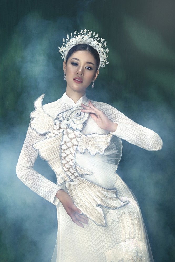 Hoa hậu Khánh Vân đẹp như nhân vật bước ra từ truyện cổ tích Việt trong bộ ảnh áo dài mới - ảnh 5