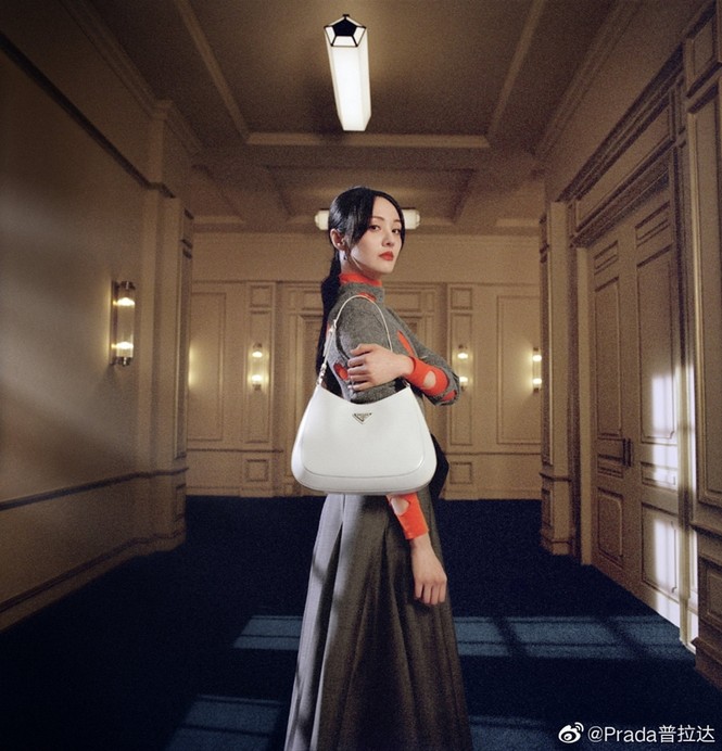 Làm đại sứ thương hiệu Prada, Trịnh Sảng đập tan lời đồn “hết thời”, nhưng vẫn bị so sánh với Irene - ảnh 1