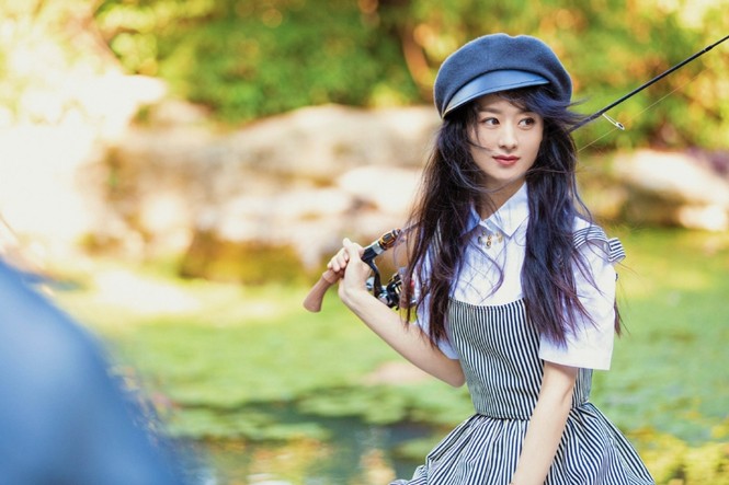 Lại đụng đồ Dior với Jisoo (BLACKPINK), Triệu Lệ Dĩnh tiếp tục bị chê lộ nhược điểm - ảnh 7