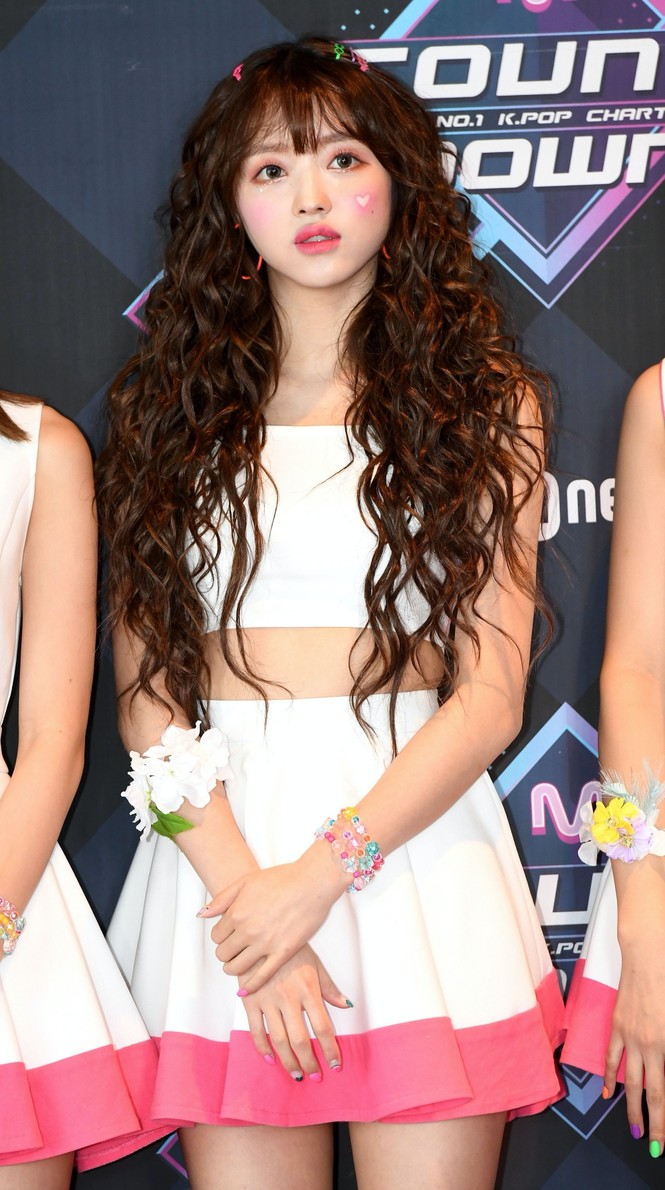 Hoá ra idol hợp với tóc xoăn dài nhất K-Pop không phải là Jisoo (BLACKPINK) hay Irene (Red Velvet) - ảnh 4
