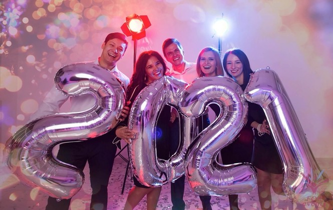 “Giáo sư quần đùi” chỉ ra “menu” thách thức và cơ hội dành cho các bạn trẻ trong năm 2021 - ảnh 1