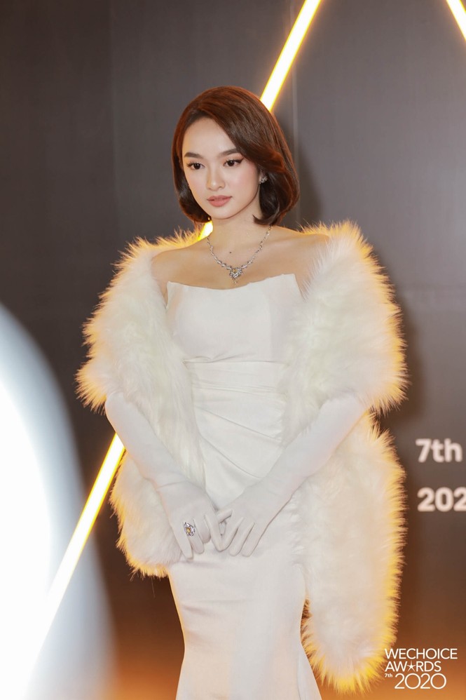 Hotgirl trứng rán, Ngọc Trinh, các cô gái hot nhất MXH đọ sắc cực gắt tại thảm đỏ WeChoice - ảnh 5